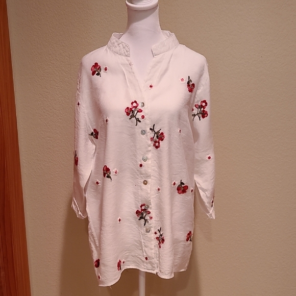 Kindred Bravely Tops - Kindred Floral Embroidered White Tunic Top Size XL